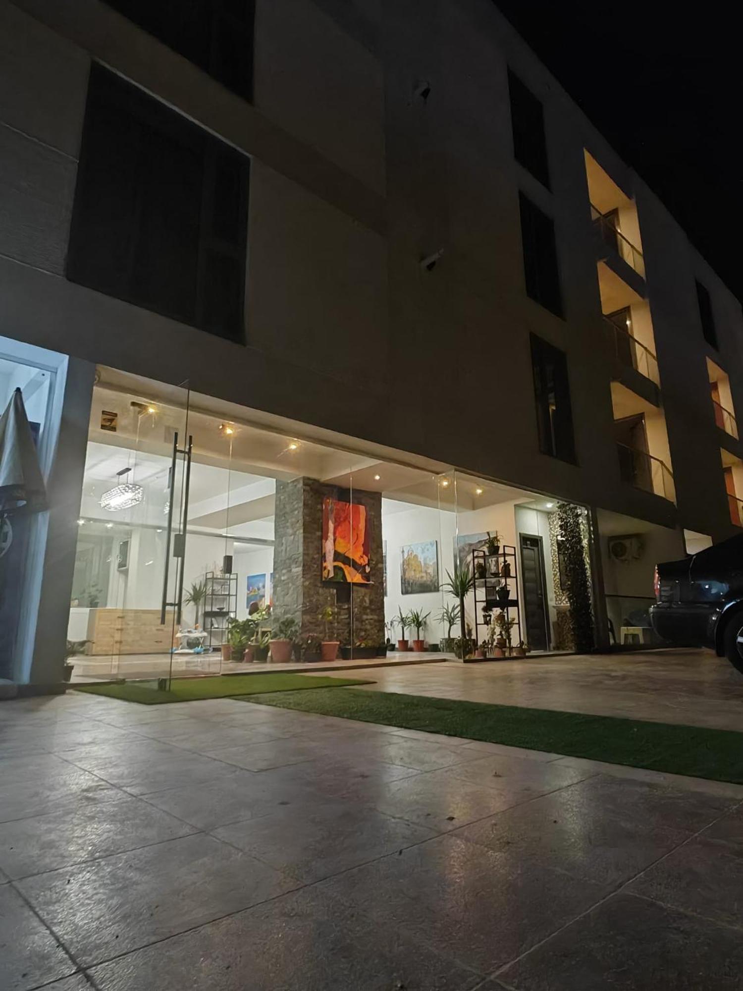 White Boutique Hotel- エフォリエ・ノルド エクステリア 写真