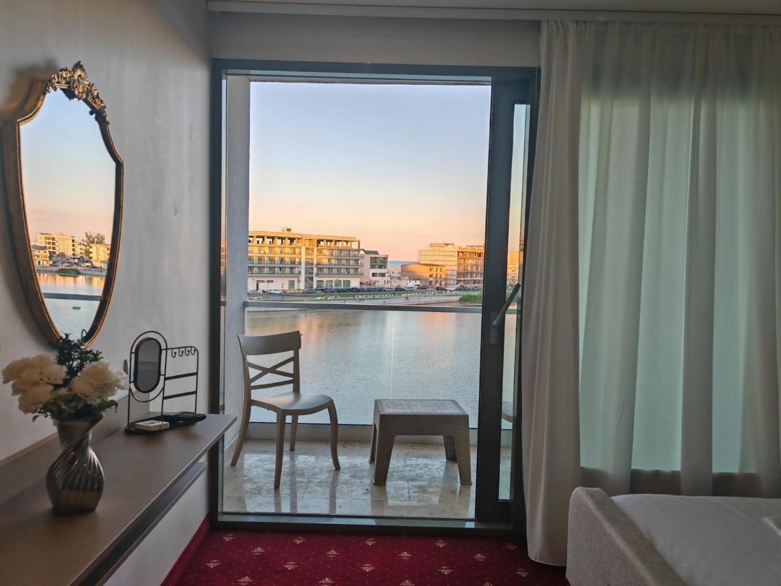 White Boutique Hotel- エフォリエ・ノルド エクステリア 写真