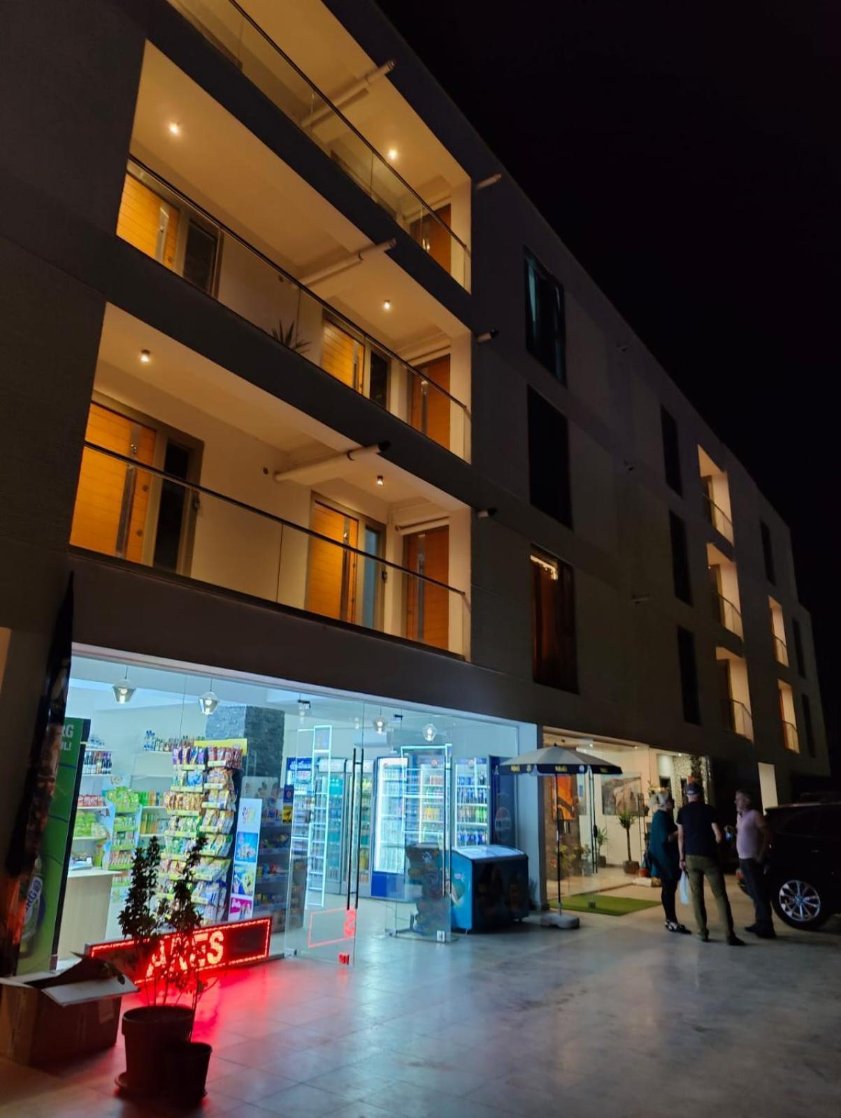 White Boutique Hotel- エフォリエ・ノルド エクステリア 写真