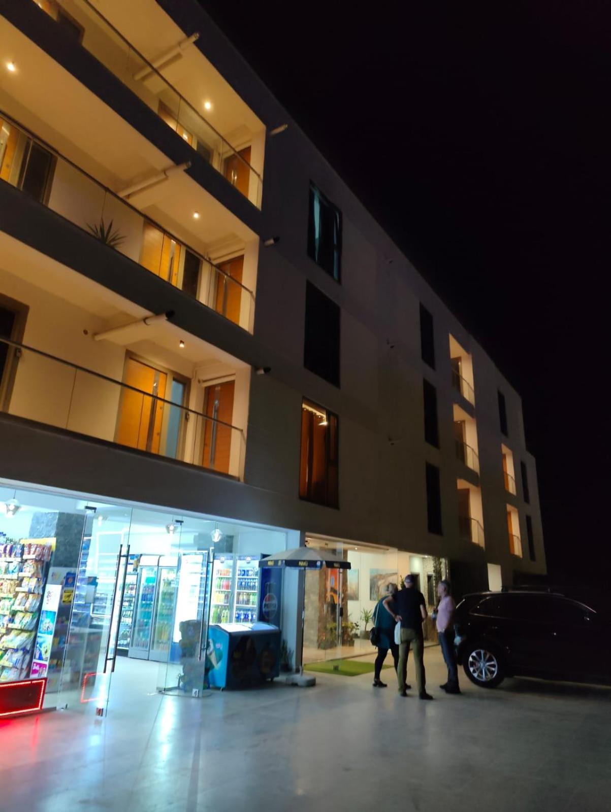 White Boutique Hotel- エフォリエ・ノルド エクステリア 写真