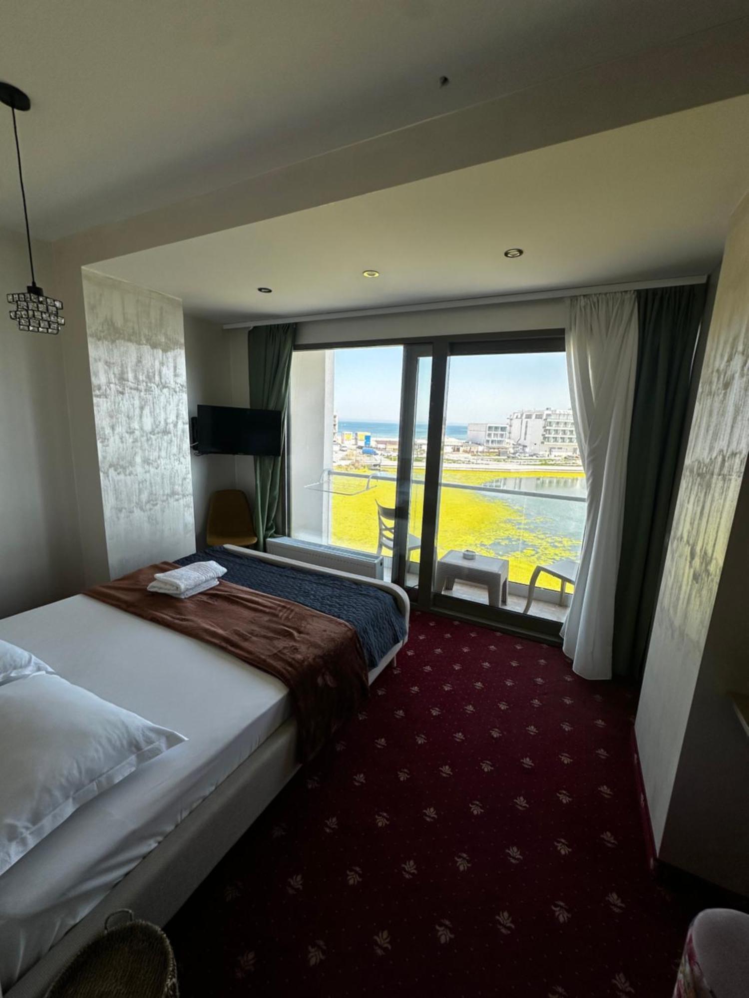 White Boutique Hotel- エフォリエ・ノルド エクステリア 写真