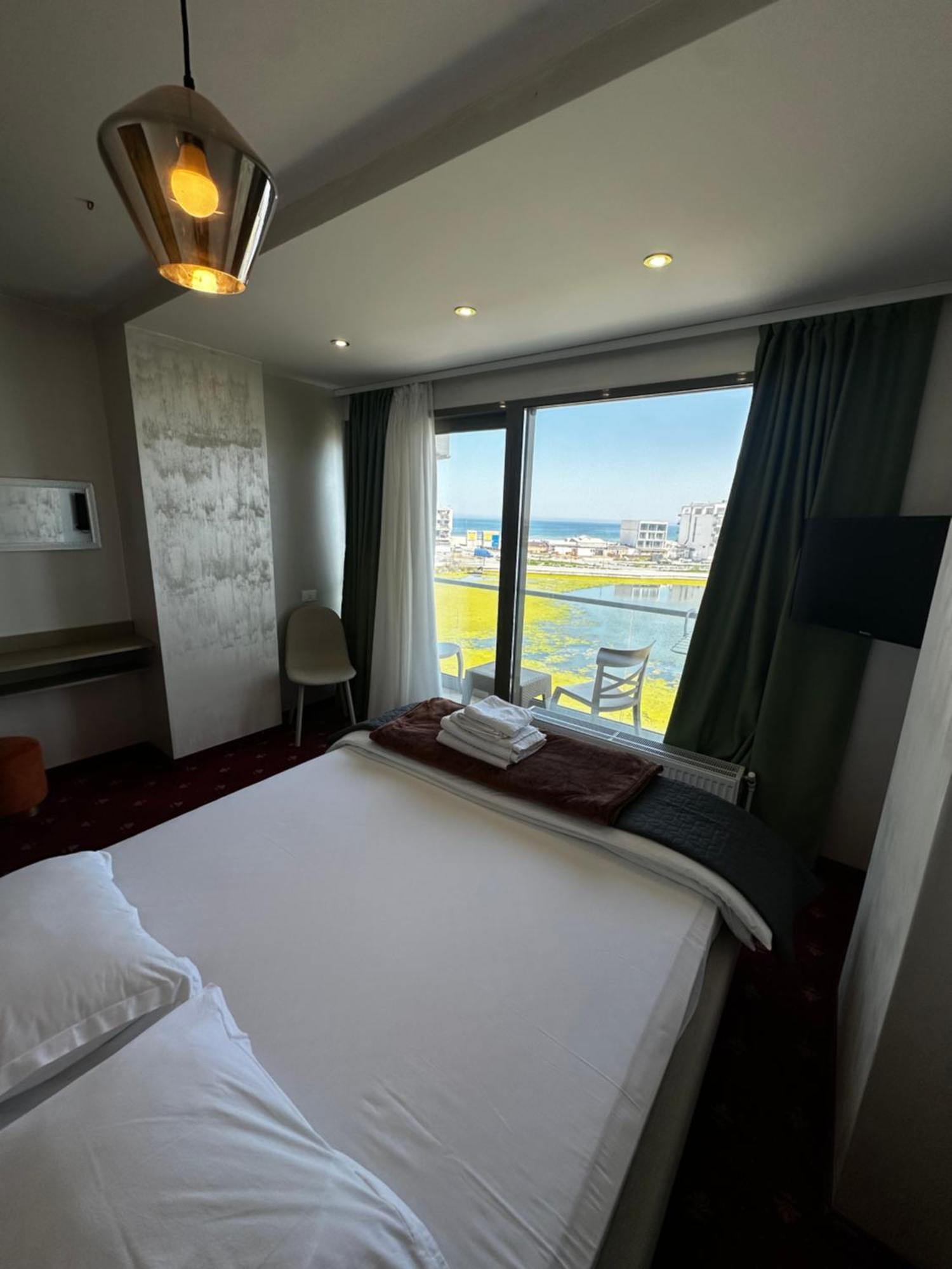 White Boutique Hotel- エフォリエ・ノルド エクステリア 写真
