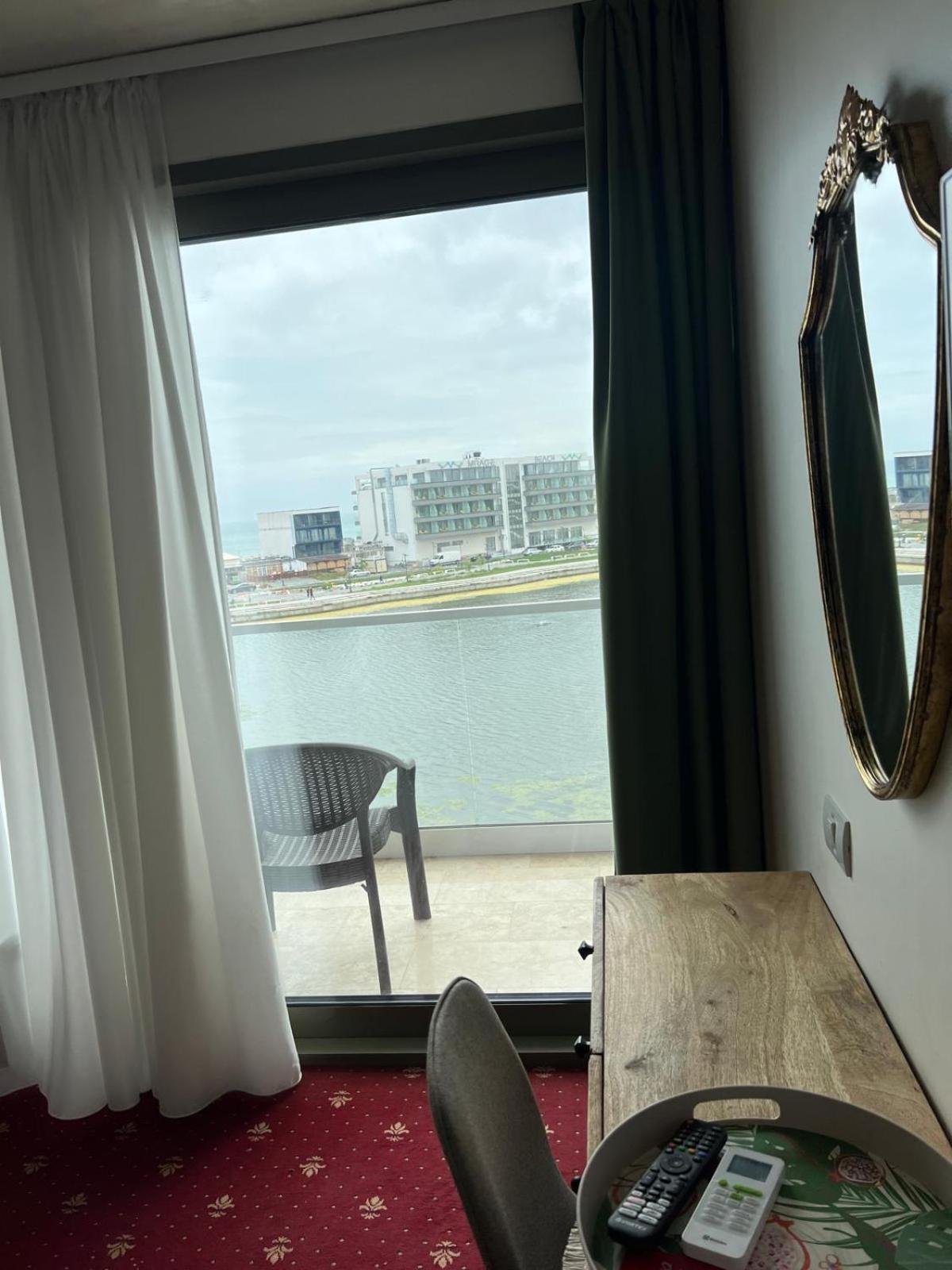 White Boutique Hotel- エフォリエ・ノルド エクステリア 写真