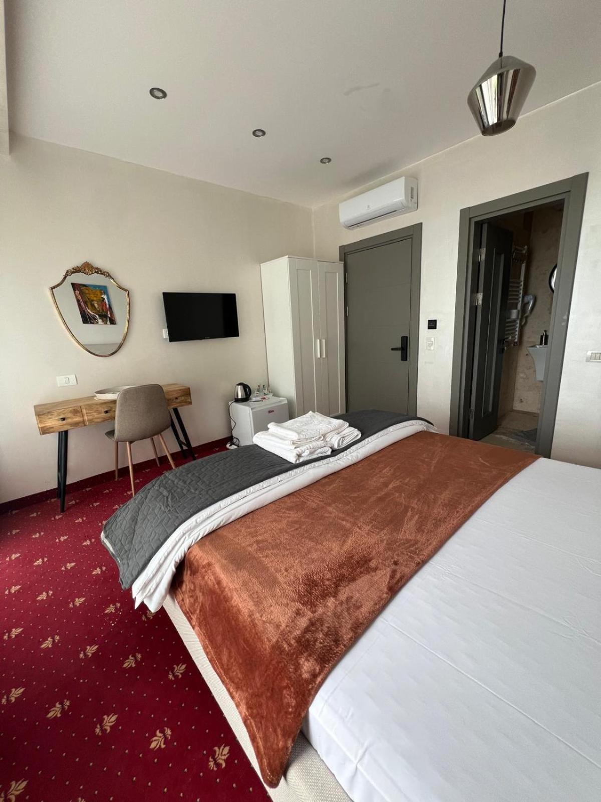 White Boutique Hotel- エフォリエ・ノルド エクステリア 写真