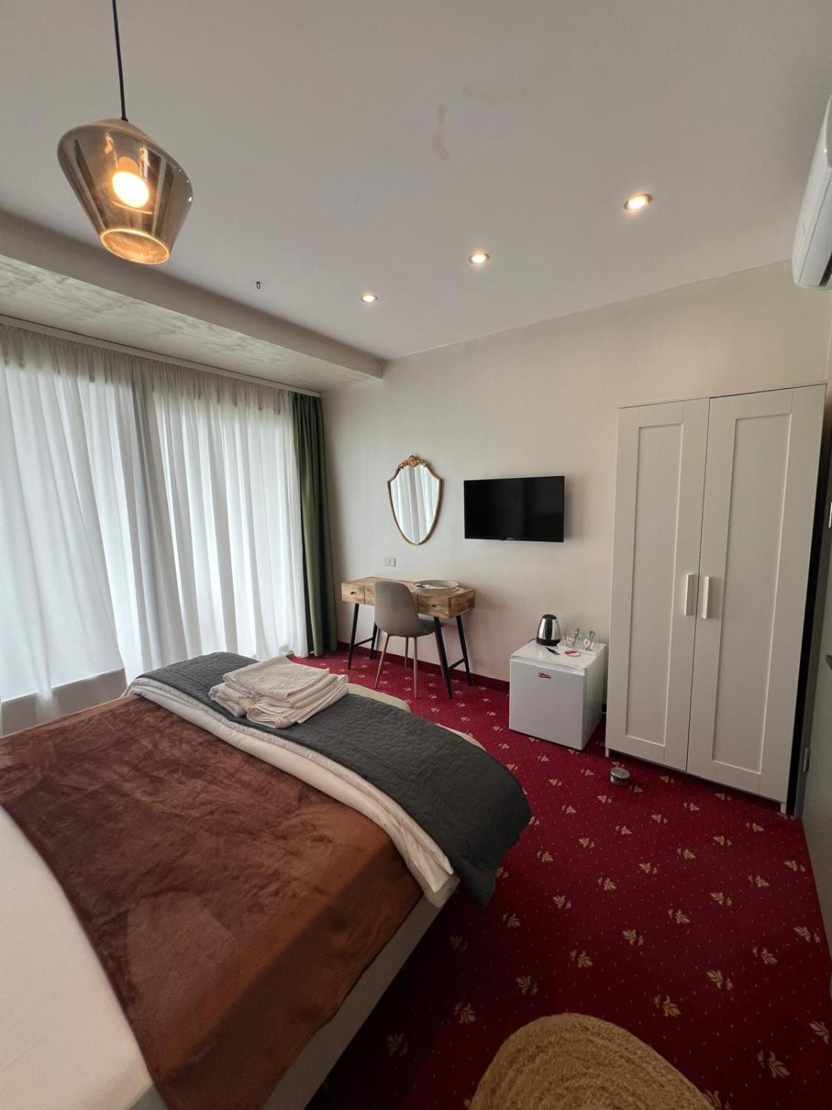 White Boutique Hotel- エフォリエ・ノルド エクステリア 写真
